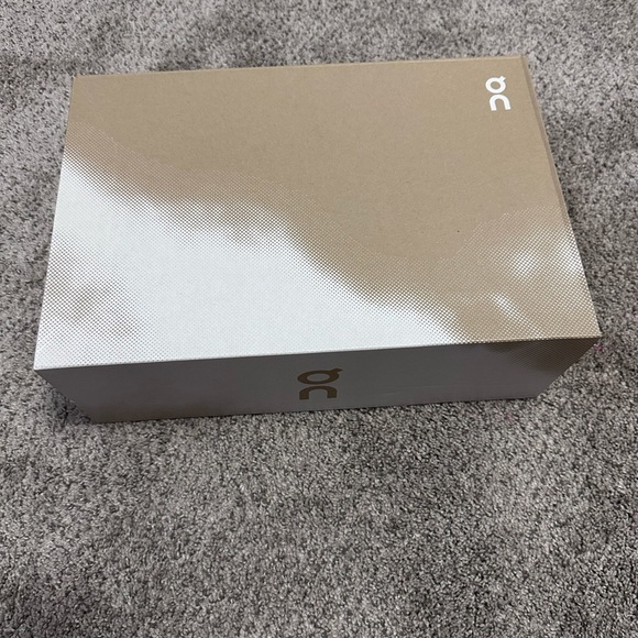 On Running Cloud Hi Edge Pepple & Lilac Sneaker Size 11 - Picture 9 of 11